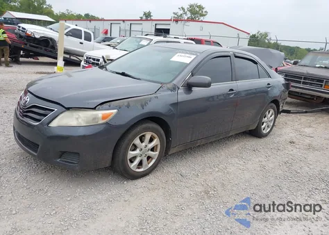 2011 Toyota Camry Le z USA, uszkodzony, nr VIN 4T4BF3EKXBR132585